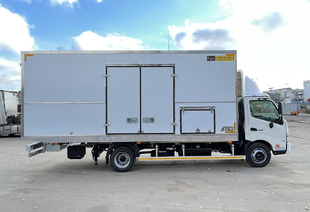 ЭВАКУАТОР HINO 300-730L СДВИЖНОЙ ФУРГОН 6,33×2,6×2,53 м